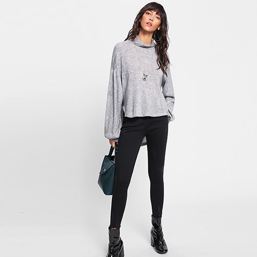 2018 Hot Split Side Dip Hem Bow Back Sweater
