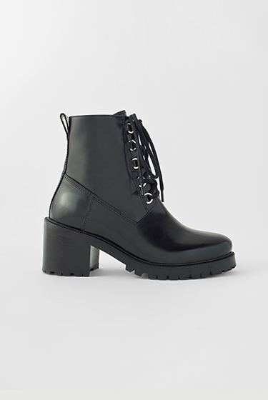 Batwing Sleeve Button Shoes